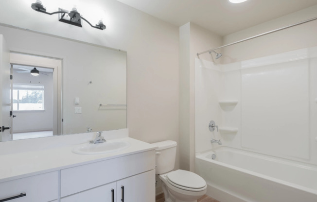 3 beds, 2 baths, 1,871 sqft, $2,880, Unit H-C