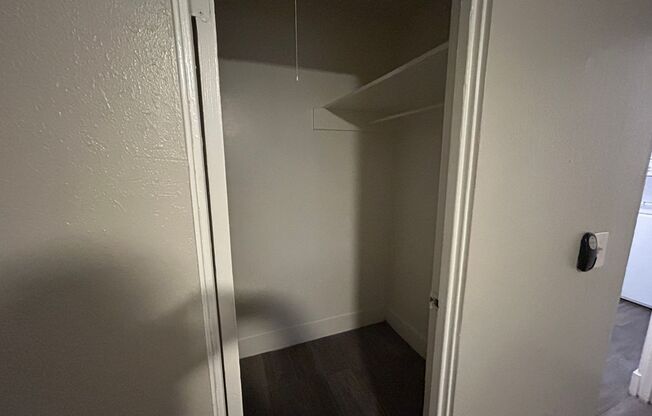 3 beds, 2 baths, 1,250 sqft, $1,995, Unit 10