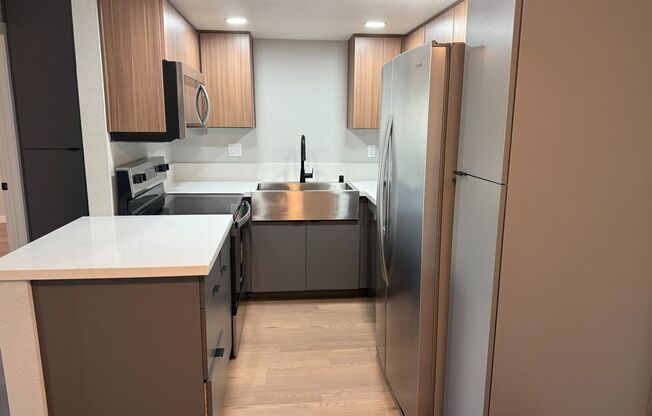 2 beds, 2 baths, 910 sqft, $2,680, Unit 1J