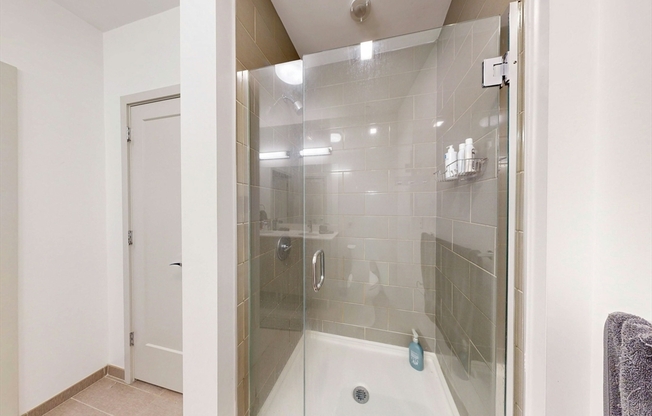 1 bed, 1 bath, 784 sqft, $3,050, Unit 321
