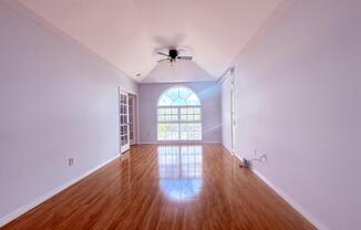 2 beds, 2 baths, 910 sqft, $2,700
