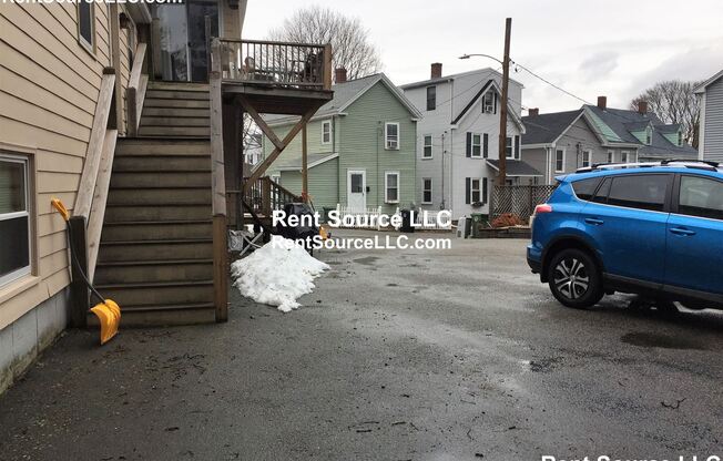 18 Lyons St