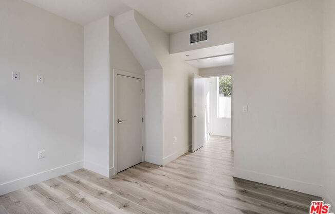 3212 VERDUGO RD