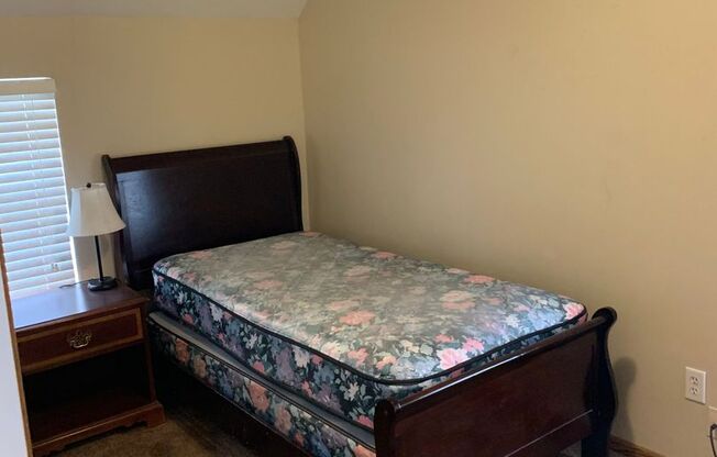 4 beds, 1 bath, , $2,000