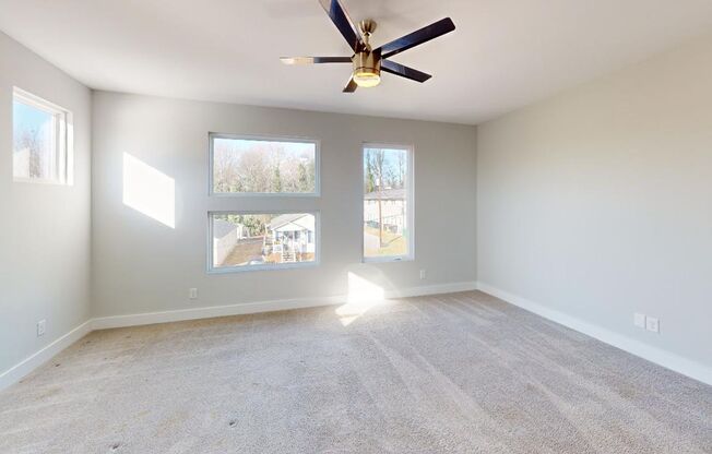 3 story townhome in Seversville!