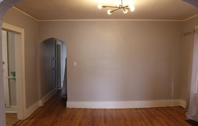 Perfect, first floor two bedroom flat great neighborhood