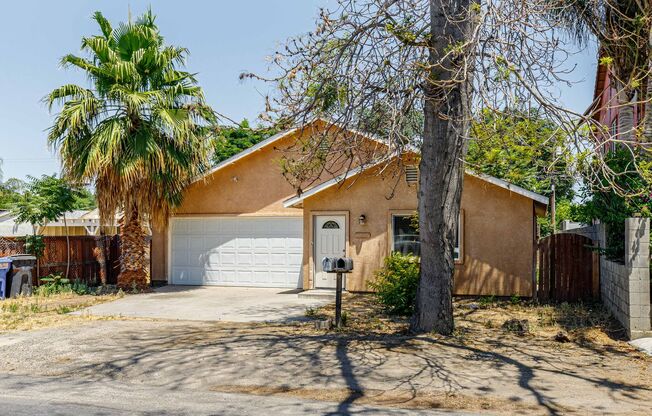 3 bed 2 bath home for RENT in Modesto by Highway 99