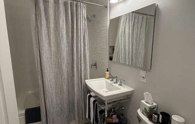 2 beds, 2.5 baths, 1,667 sqft, $3,700, Unit 3