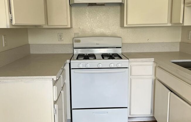 Renting 1 beds. 1 bath Apt.