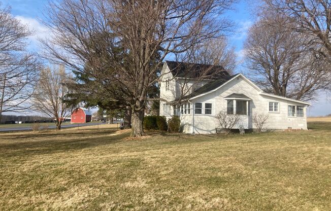 Country 2 bedroom house for rent in Penn Yan.