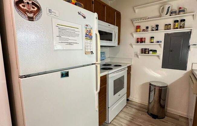 Private Bedroom Suite within Shared 4-Bedroom Condo in Lake Park Condos - Close Proximity to NCSU