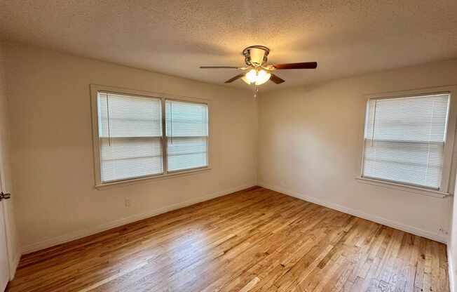 3 beds, 1 bath, $1,295