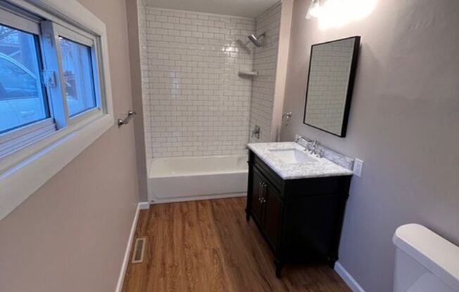 2 beds, 1 bath, $1,300