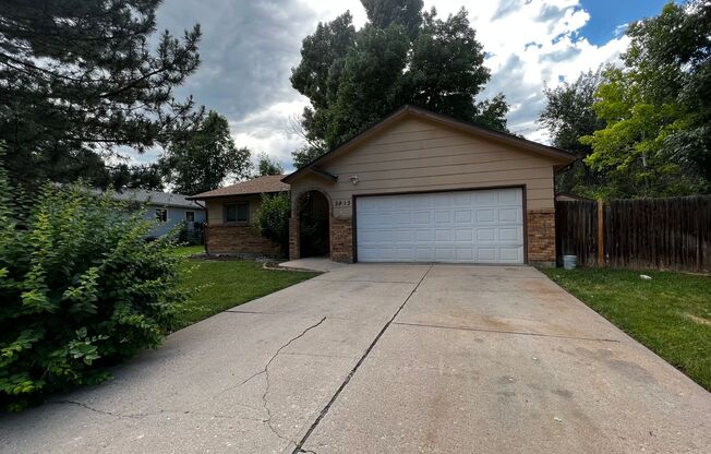 3 Bedroom 2 Bathroom Ranch Style Home!