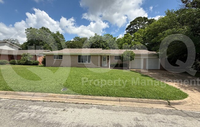 1511 UNIVERSITY DR