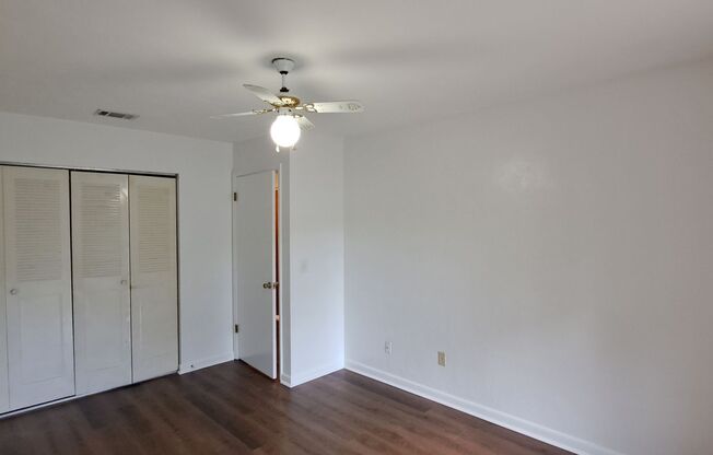 2 beds, 1 bath, $1,050