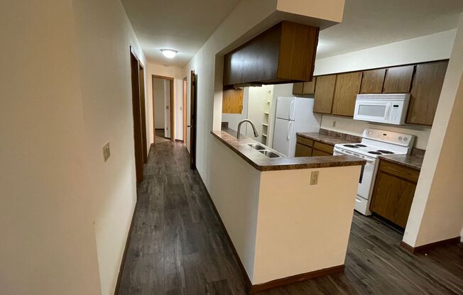 3 beds, 1 bath, 1,040 sqft, $1,800, Unit 3156-105