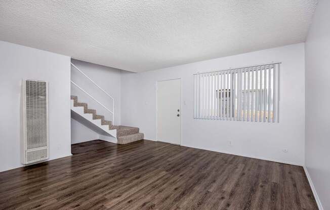 12531/37 Eucalyptus Ave  Hawthorne, CA 90250