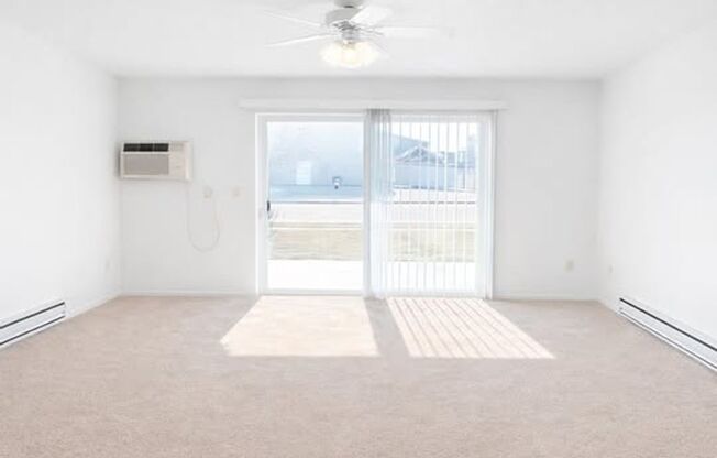 2 beds, 1 bath, 1,008 sqft, $1,175, Unit 629 - 8