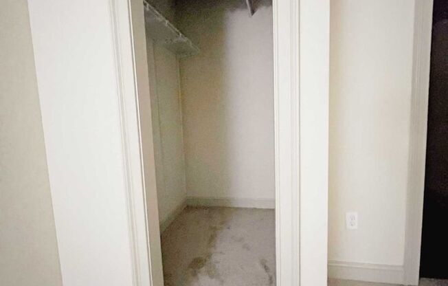 2 beds, 2 baths, 819 sqft, $1,600, Unit 211