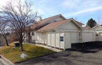 1201 Searchlite Court