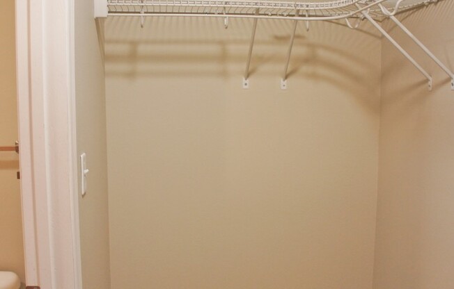 2 beds, 2 baths, 958 sqft, $1,275, Unit 203