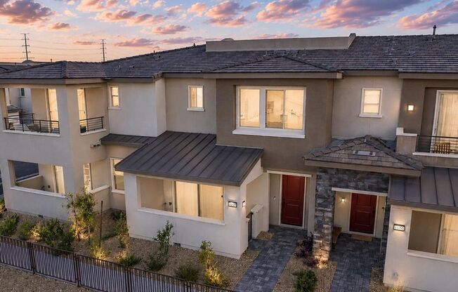 Rooftop Deck with Stunning Strip & Mountain Views