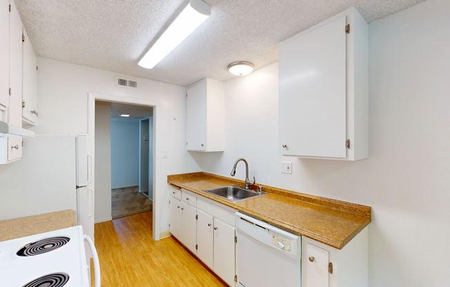 825 LAS GALLINAS AVE