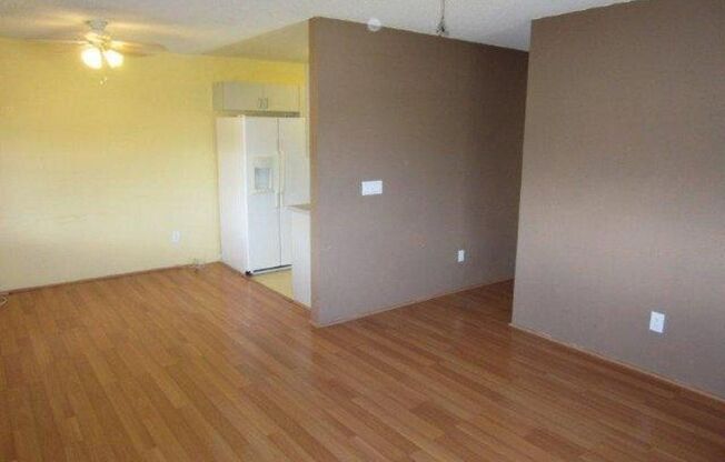 2 beds, 1 bath, $2,400, Unit # 11G