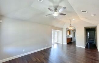 Charming Single-Story, 3Bed/2Bath Gem Minutes from Southtown