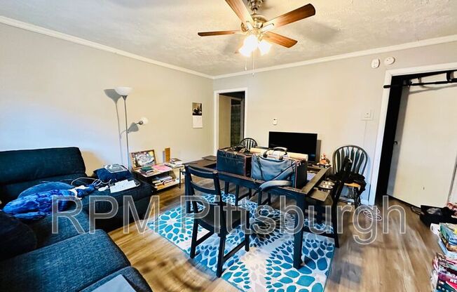 2208 WOODSTOCK AVE