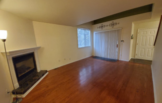 3 beds, 3.5 baths, $2,300, Unit # 4