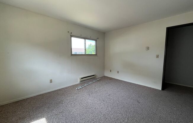 1 bed, 1 bath, $1,015, Unit 102