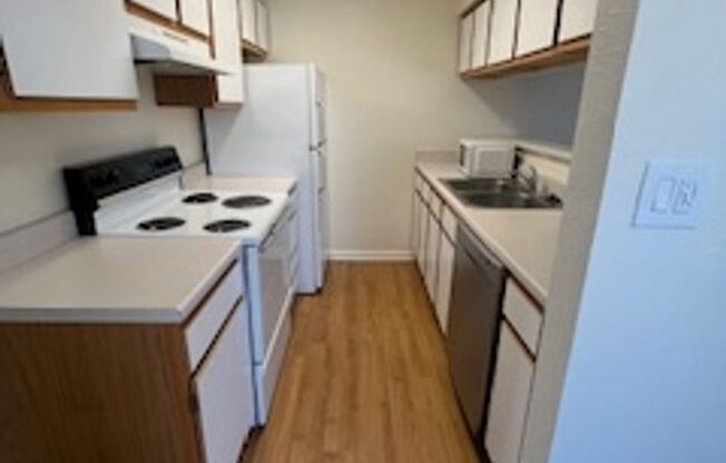 1 bed, 1 bath, 670 sqft, $1,049, Unit 101