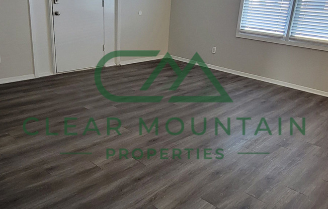 2 beds, 1 bath, 980 sqft, $1,250, Unit 70