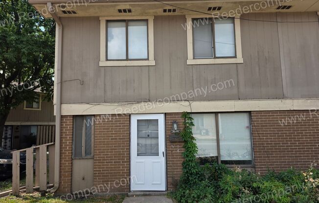 Beautiful 3 Bedroom Townhouse across from Morton High School!