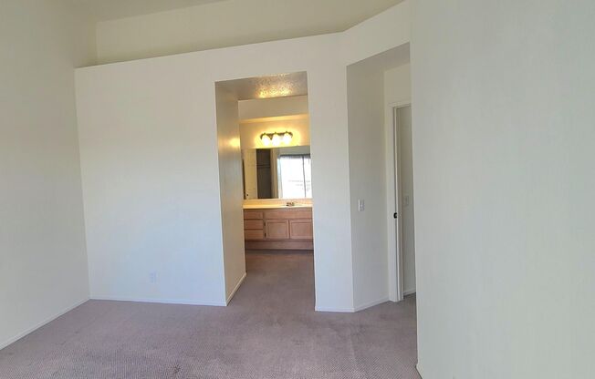 2 beds, 2 baths, $2,800, Unit # #B