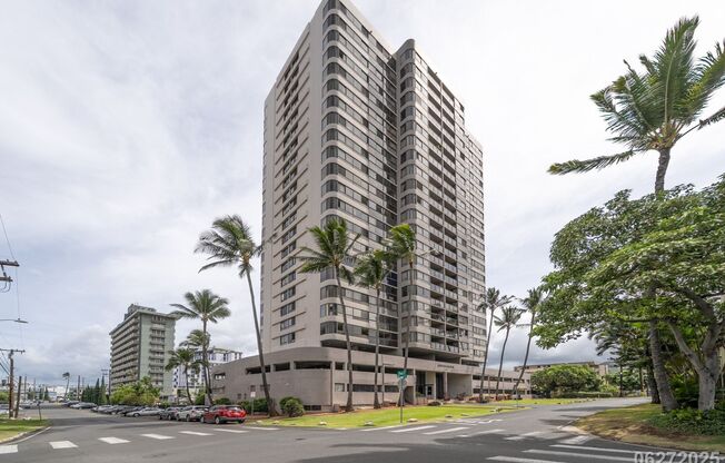 $3,100 / 2br - 823ft2 - Stunning Renovated 2BR/2BA/1PKG Condo with Mauka Views in Kings Gate (Honolulu) 2724 Kahoaloha Ln #801, Honolulu, HI 96826