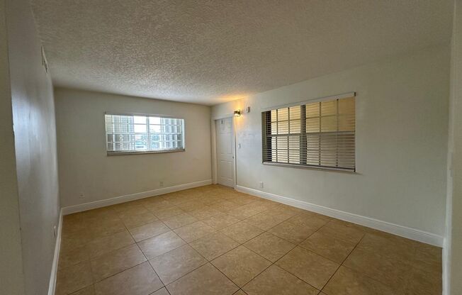 2 beds, 1 bath, $1,895, Unit 118