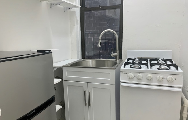 342 W 56 ST