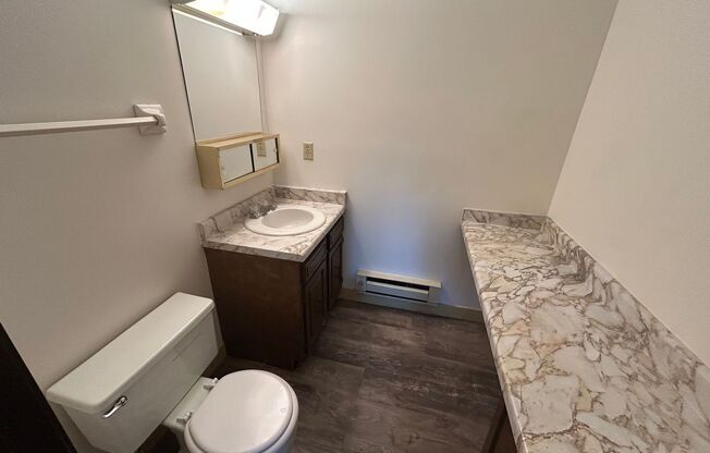 2 beds, 1.5 baths, $1,350, Unit 214
