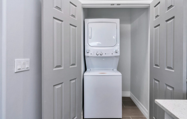 2 beds, 2.5 baths, 1,213 sqft, $1,725, Unit 109