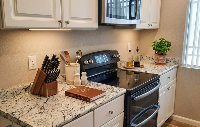 3 beds, 2 baths, 1,440 sqft, $1,899, Unit 189