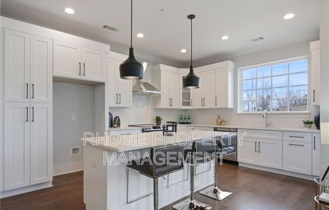 6890 PEACHTREE DUNWOODY RD