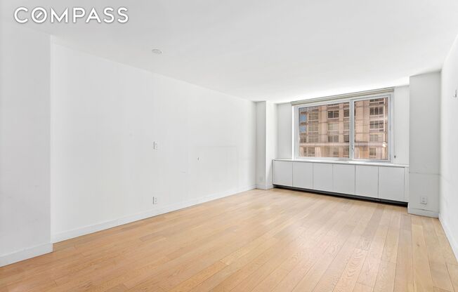 1 bed, 1 bath, 678 sqft, $4,600, Unit 8J