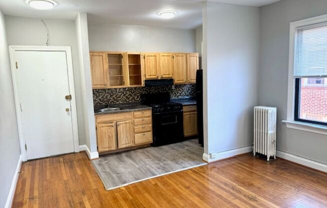 1 bed, 1 bath, $1,580, Unit 8