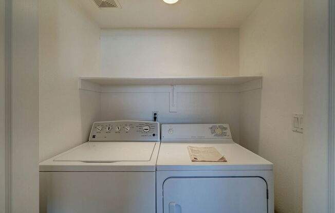 2 beds, 2 baths, 1,083 sqft, $2,000, Unit 2041