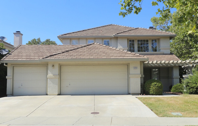 Large Two Story Home in Mace Ranch