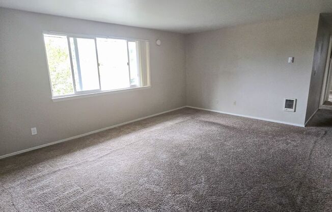 3 beds, 1 bath, 1,040 sqft, $1,625, Unit 16