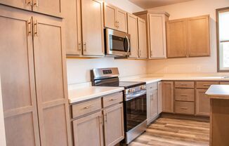 1 bed, 1 bath, $1,150, Unit 2460 - 211